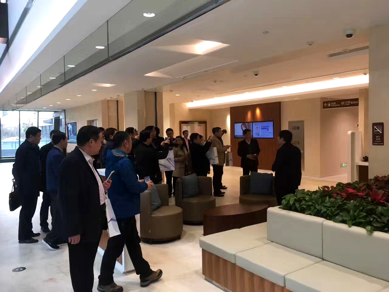 新“門”道樹(shù)脂門牌向“整體家居”供應(yīng)商進(jìn)軍